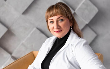 Зображення, що містить особа, Обличчя людини, одежа, пальтоВміст на основі ШІ може бути неправильним.