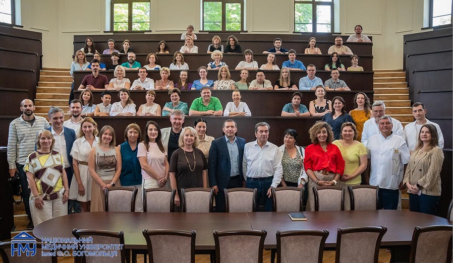 Європейські стандарти в Університетській клініці: провідні французькі експерти поділилися досвідом медицини болю