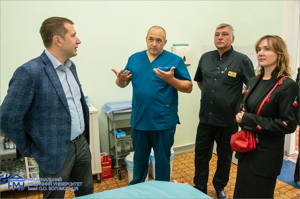 Сучасна ендоскопія — для пацієнтів і майбутніх лікарів: Університетська клініка НМУ отримала нове обладнання
